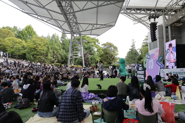 어린이대공원 물들인 깜짝 공연…'아트포레스트페스티벌' 유튜브로 만난다