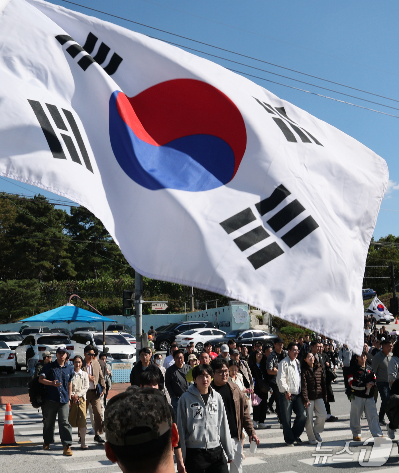 (논산=뉴스1) 김기태 기자 = 2026 아이치·나고야 아시안게임 금메달리스트의 병역 면제 혜택 논란이 일고 있는 6일 충남 논산 육군훈련소 입영심사대에서 입영장병들이 입소하고 있 …