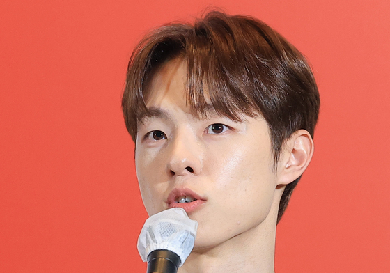 인사말 하는 김동휘