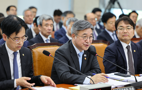 [국감] 윤호중 장관, 국회 행안위 국점감사 참석