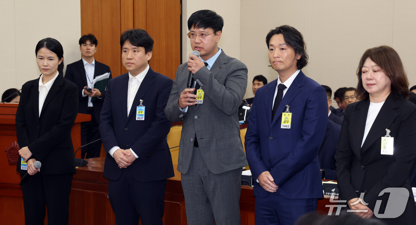 (서울=뉴스1) 황기선 기자 = 최주희 티빙대표(왼쪽부터)와 김정훈 우아한형제들 정보보호최고책임자(CISO), 임한욱 토스페이먼츠 최고경영자(CEO),  홍승일 강남언니 CEO, …
