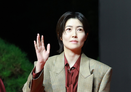 부산영화제 레드카펫 밟는 심은경