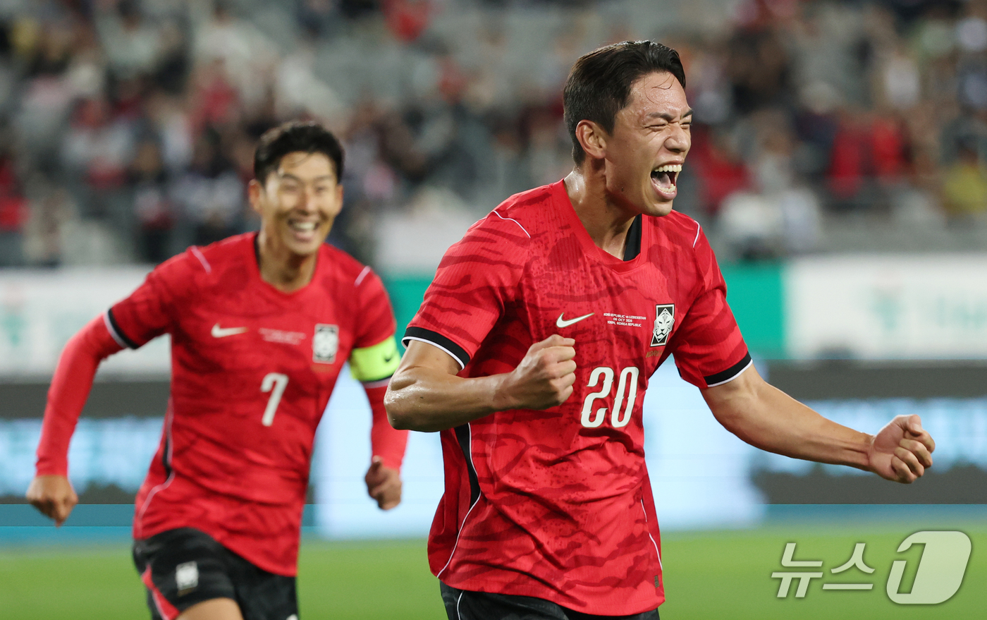 (용인=뉴스1) 김영운 기자 = 6일 경기 용인시 처인구 용인미르스타디움에서 열린 축구 국가대표 평가전 대한민국과 우즈베키스탄의 경기, 오세훈이 득점 후 기뻐하고 있다. 2026. …