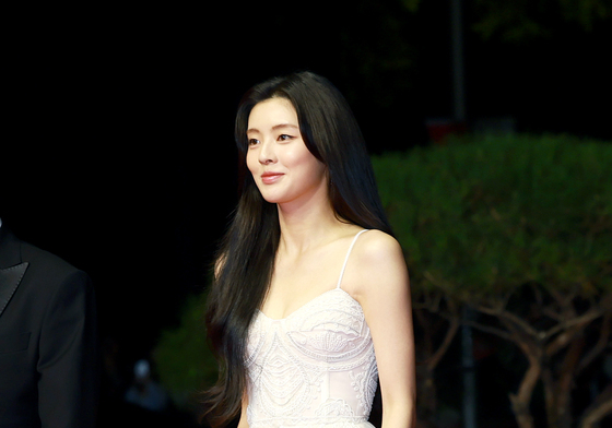 이선빈, 순백의 눈부심