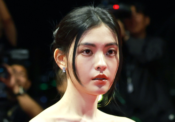 부산국제영화제 레드카펫 밟는 배강희