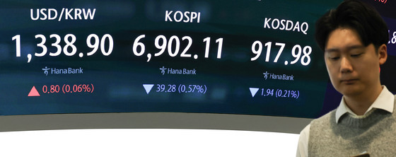 美 쇼핑시즌 기대 화장품주 강세…에이피알 4%↑[핫종목]