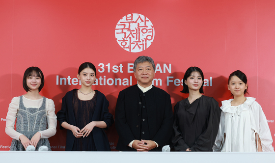'룩백' 왜 필름이었나…고레에다 히로카즈 "지금 이순간에 집중"(종합) [BIFF]
