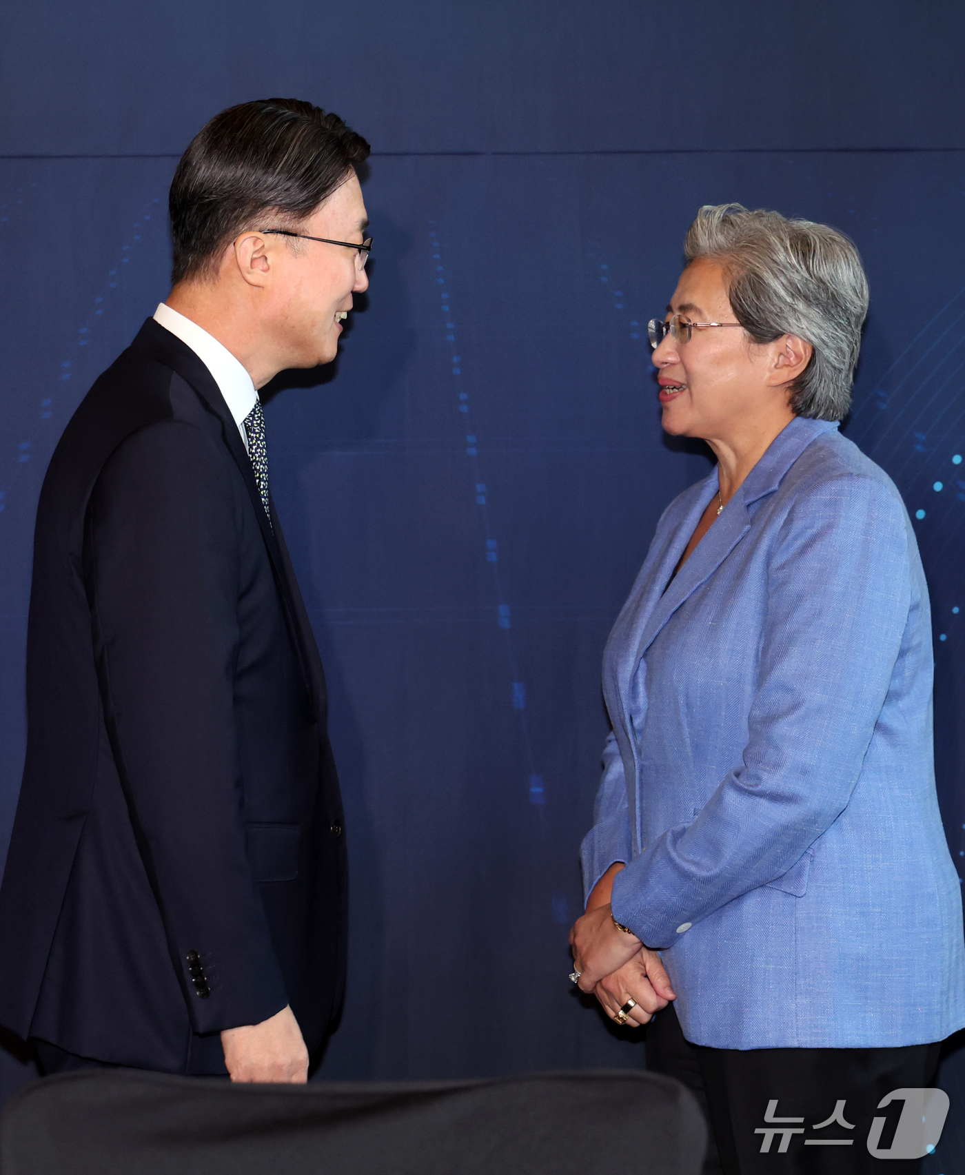 (서울=뉴스1) 이종덕 기자 = 류제명 과기정통부 2차관이 7일 서울 종로구 포시즌스호텔에서 리사 수 AMD 회장을 면담하고 있다. 2026.10.7/뉴스1