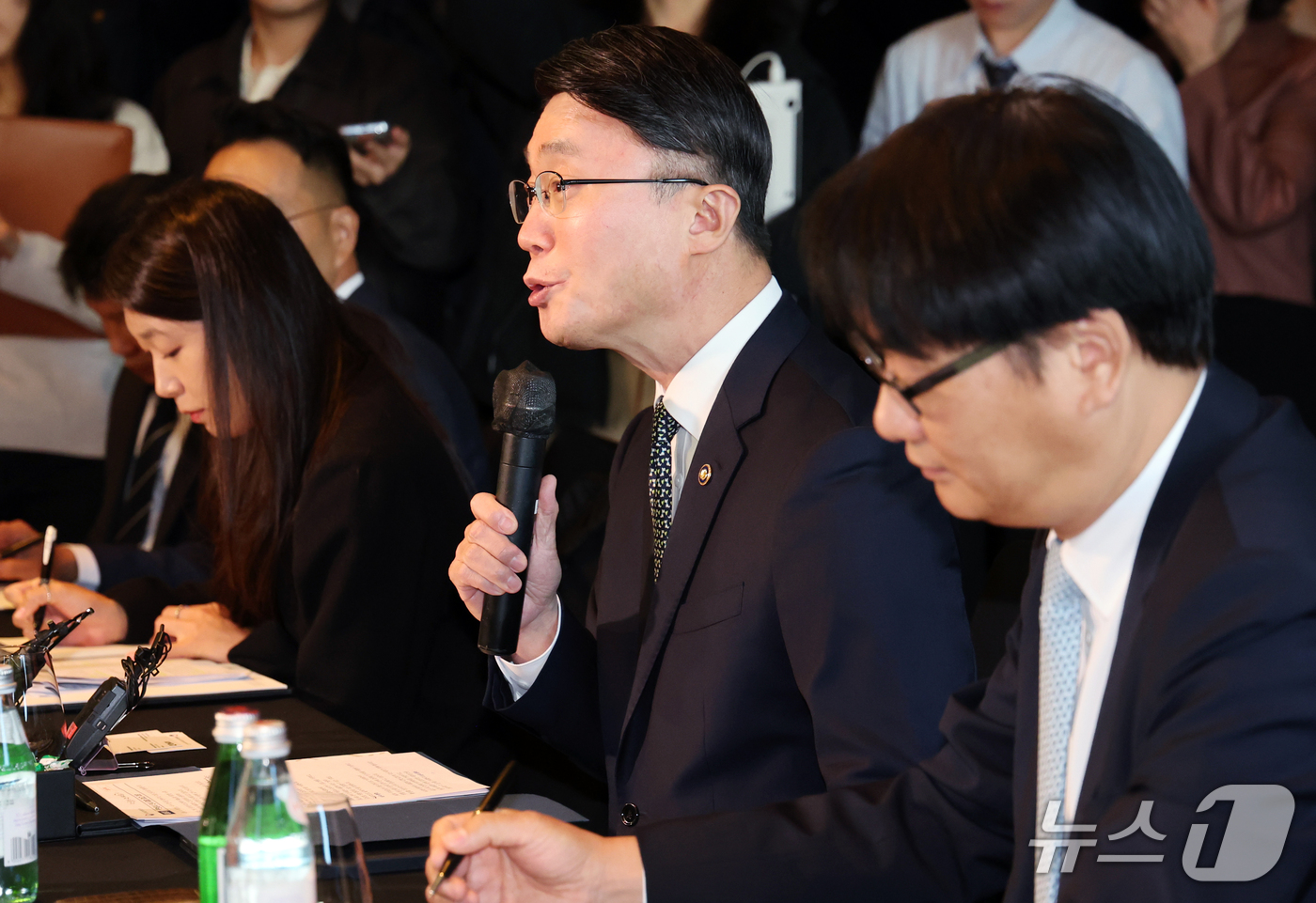 (서울=뉴스1) 이종덕 기자 = 류제명 과기정통부 2차관이 7일 서울 종로구 포시즌스호텔에서 리사 수 AMD 회장을 면담하며 인사말을 하고 있다. 2026.10.7/뉴스1
