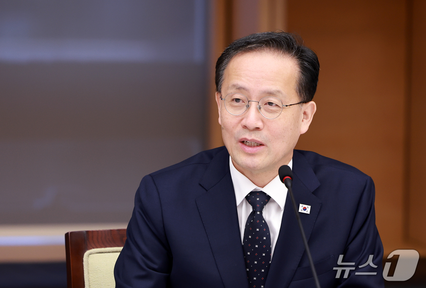 (서울=뉴스1) 이호윤 기자 = 이형일 부총리 겸 재정경제부 장관이 7일 서울 중구 대한서울상공회의소에서 열린 경제6단체장 간담회 겸 기업혁신 지원 민관협의체에서 인사말을 하고 있 …