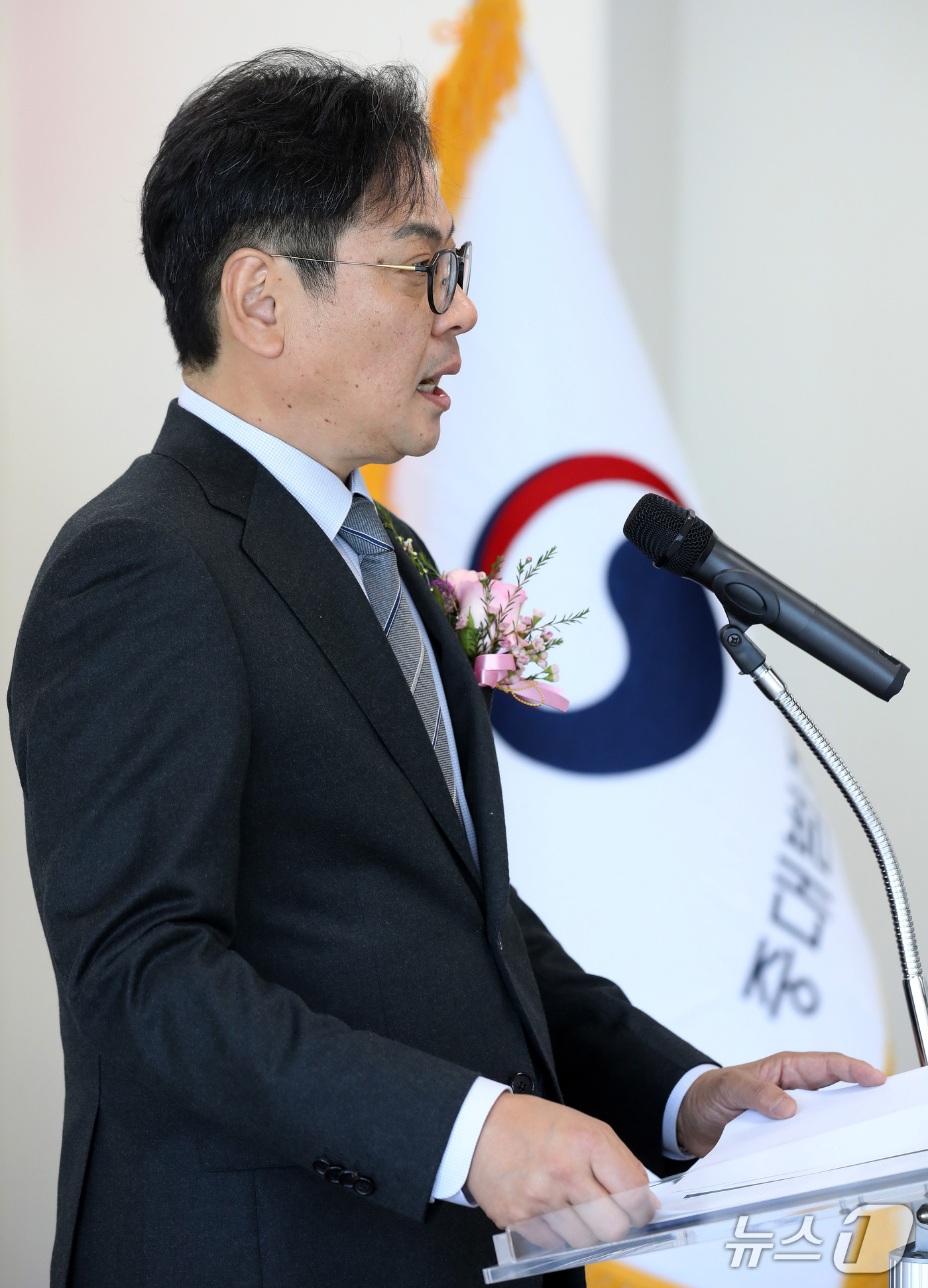 (부산=뉴스1) 윤일지 기자 = 김기욱 초대 부산지방중대범죄수사청장이 7일 부산 강서구 명지동 부산중수청 청사에서 열린 취임식에서 취임사를 하고 있다.  2026.10.7/뉴스1