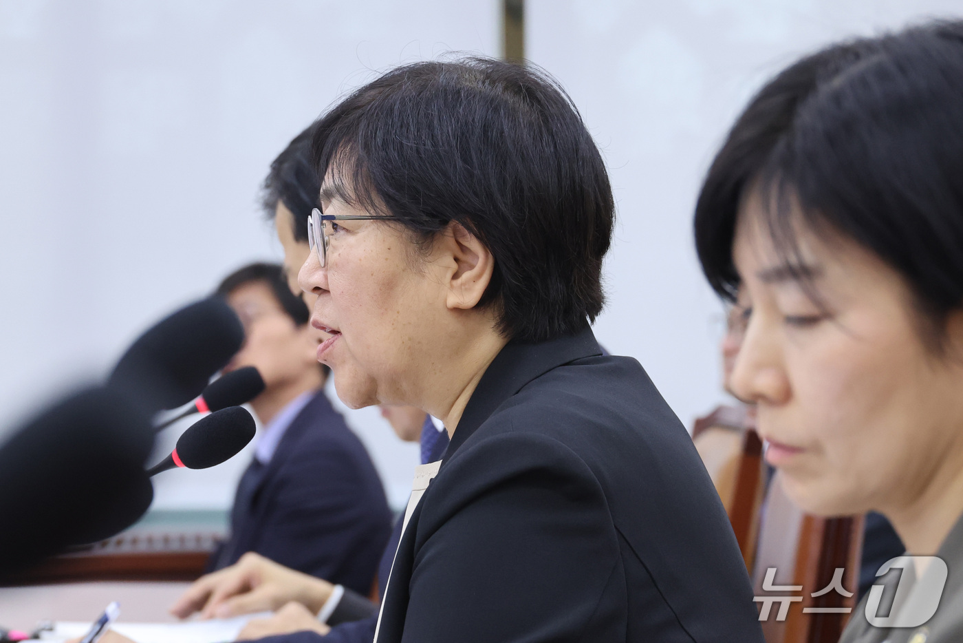 (서울=뉴스1) 신웅수 기자 = 정은경 보건복지부 장관이 7일 서울 여의도 국회에서 열린 보건복지위원회의 보건복지부 등에 대한 국정감사에서 의원 질의에 답변하고 있다. 2026.1 …