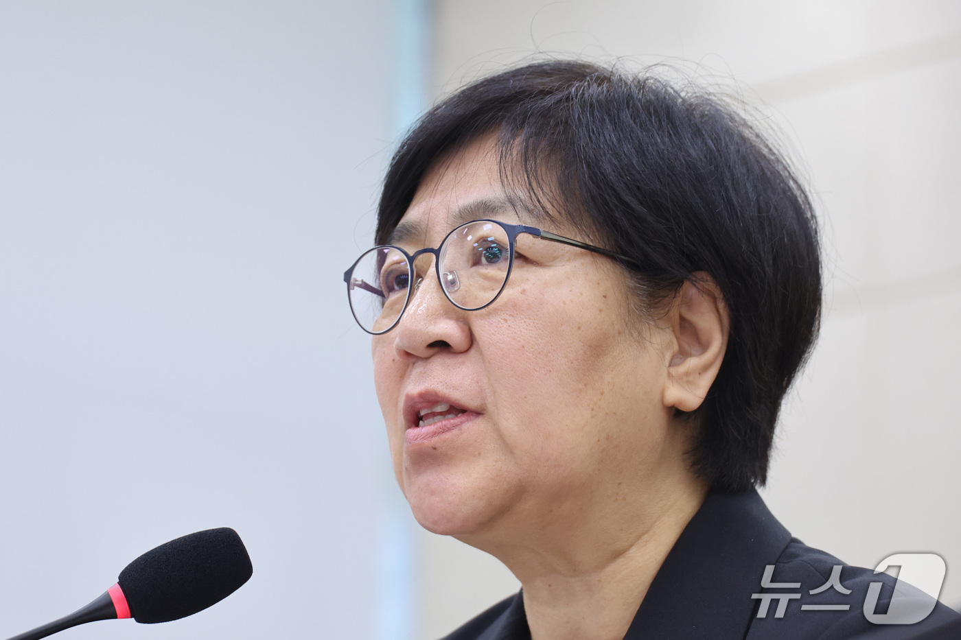 (서울=뉴스1) 신웅수 기자 = 정은경 보건복지부 장관이 7일 서울 여의도 국회에서 열린 보건복지위원회의 보건복지부 등에 대한 국정감사에서 의원 질의에 답변하고 있다. 2026.1 …