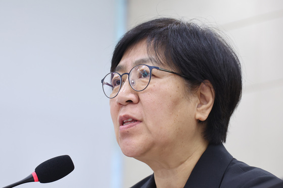 정은경 "기초연금 하후상박 원칙 지켜…재정 1조원 더 투입"