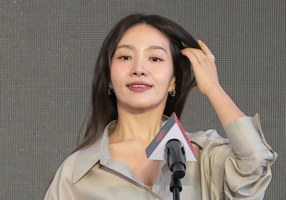 관객들 만난 최희서