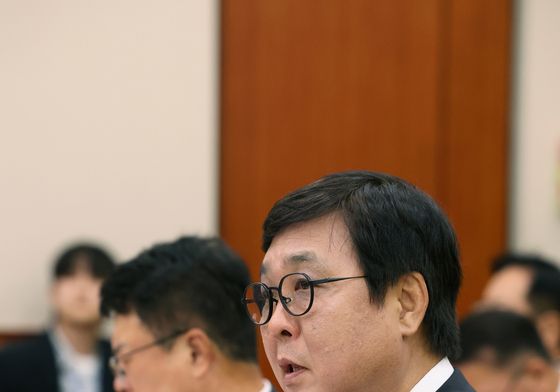 [국감] 답변하는 최휘영 장관