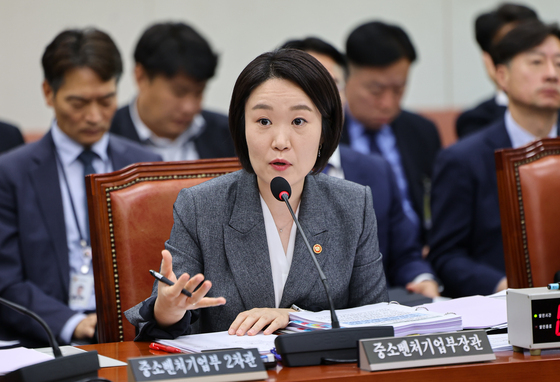 "장관이 채소가게서 122억 결제?"…중기부 "허위 정보 법적 대응"
