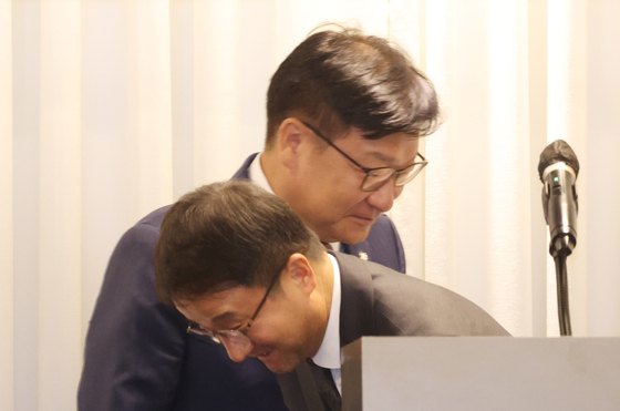 한병도·정점식, 헌정회 창립 기념식서 인사