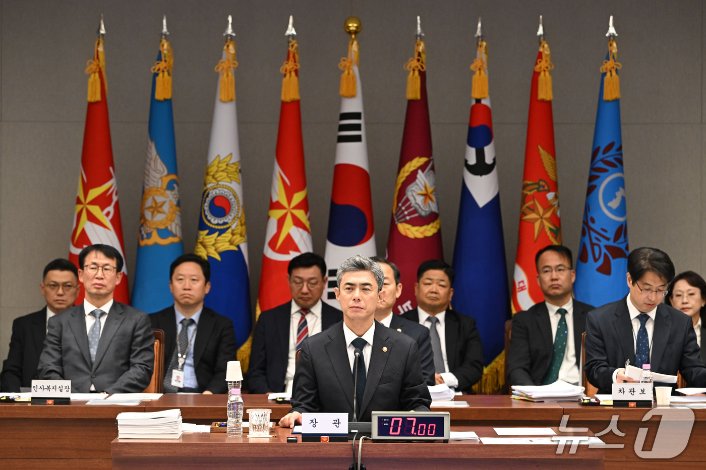 (서울=뉴스1) 국회사진기자단 = 강신철 국방부 장관이 7일 오전 서울 용산구 국방부에서 열린 국회 국방위원회의 국방부에 대한 국정감사에 자리해 있다. 2026.10.7/뉴스1