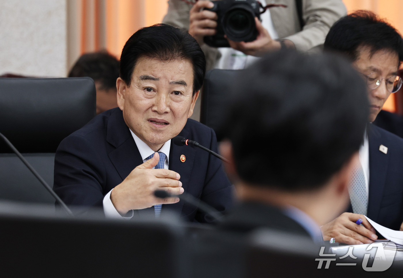 (서울=뉴스1) 구윤성 기자 = 정동영 통일부 장관이 7일 서울 종로구 통일부 남북회담본부에서 열린 국회 외교통일위원회의 통일부 등에 대한 국정감사에서 한동훈 무소속 의원의 질의에 …