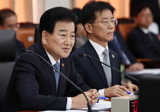 [극감] 질의 답변하는 정동영 장관
