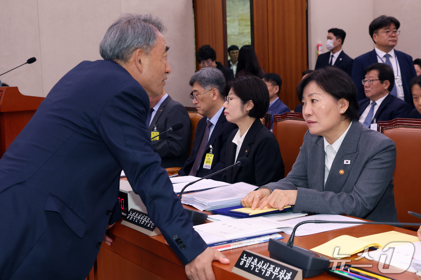 (서울=뉴스1) 황기선 기자 = 송미령 농림축산식품부 장관이 7일 서울 여의도 국회 농림축산식품해양수산위원회에서 열린 농림축산식품부 등에 대한 국정감사에서 윤준병 더불어민주당 간사 …