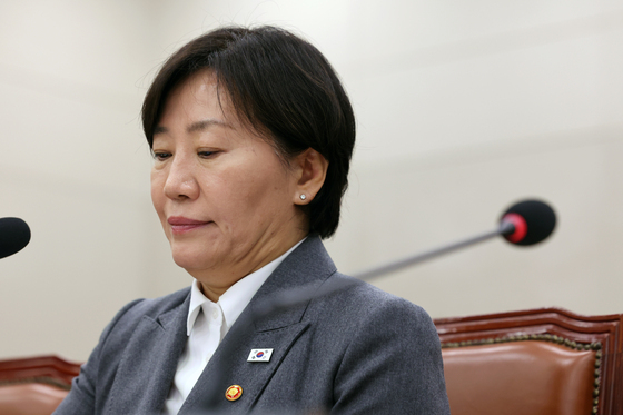 [국감] 송미령 장관 '고심'