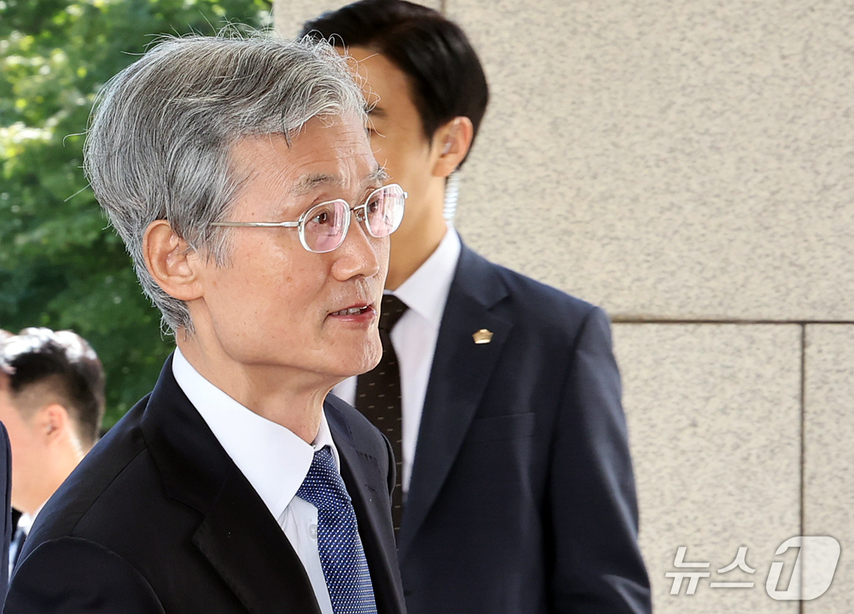 (서울=뉴스1) 김진환 기자 = 조희대 대법원장이  7일 오후 서울 서초구 대법원으로 출근하고 있다. 2026.10.7/뉴스1
