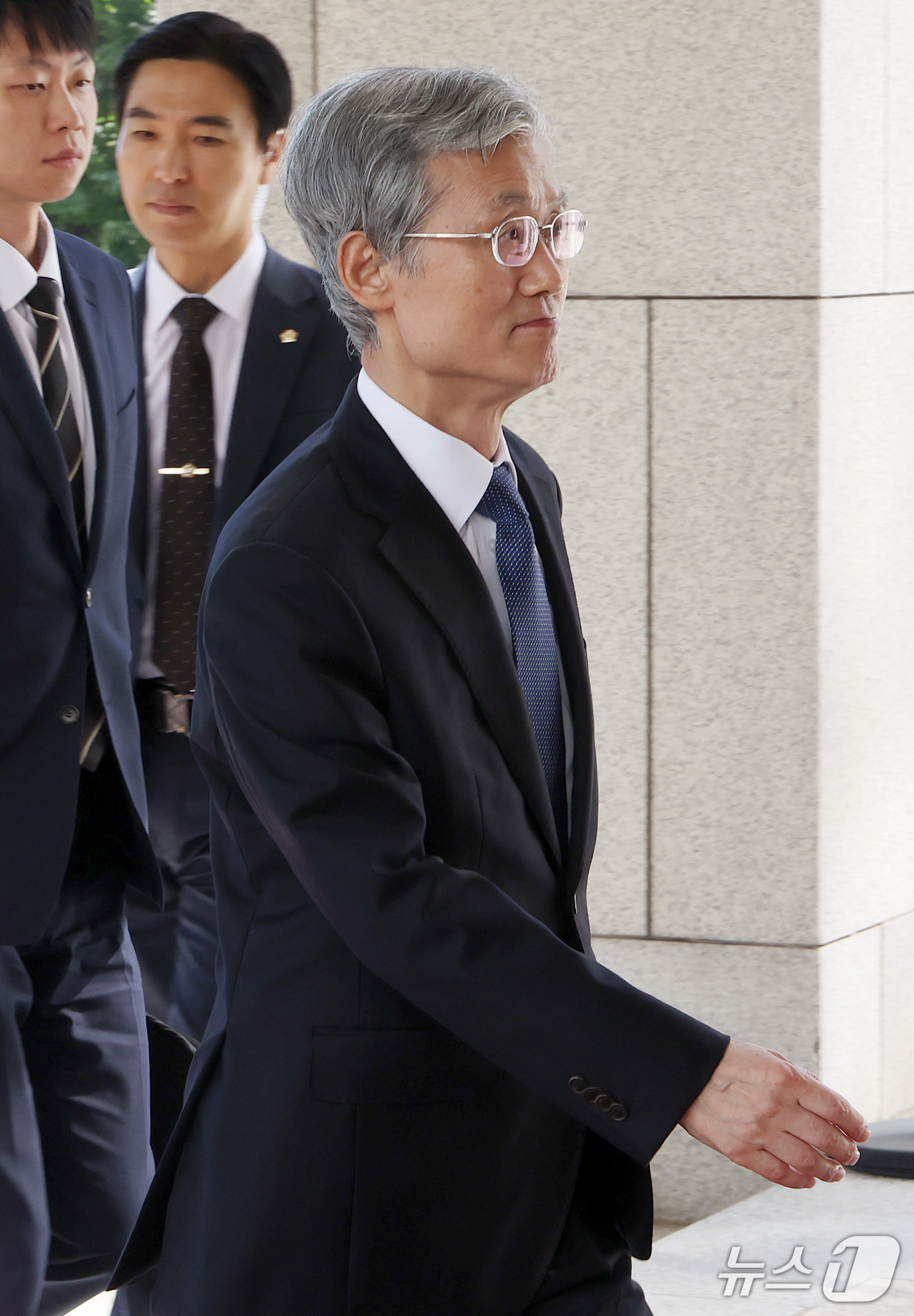 (서울=뉴스1) 김진환 기자 = 조희대 대법원장이  7일 오후 서울 서초구 대법원으로 출근하고 있다. 2026.10.7/뉴스1