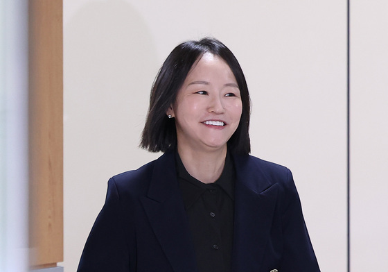 무죄 판결에 미소 짓는 尹 측 유정화 변호사