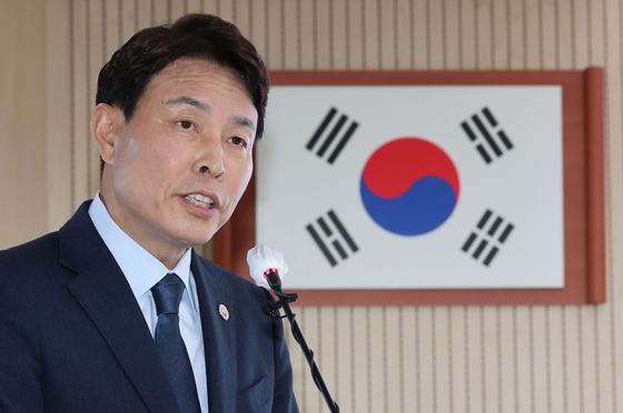'6·3 지선 특정 교육감 후보 지지' 전문학 대전 서구청장 송치