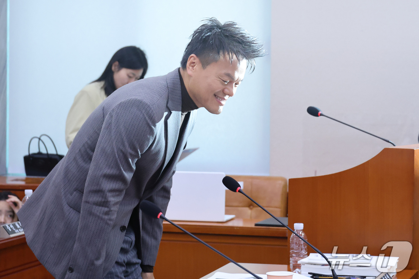 (서울=뉴스1) 신웅수 기자 = 박진영 대중문화교류위원회 공동위원장이 7일 서울 여의도 국회 문화체육관광위원회에서 열린 문화체육관광부에 대한 국정감사에 출석하고 있다. 2026.1 …