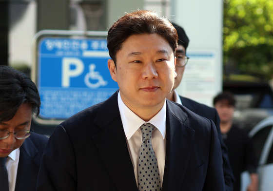 법원 출석한 진종오, 징계 효력정지 가처분 심문