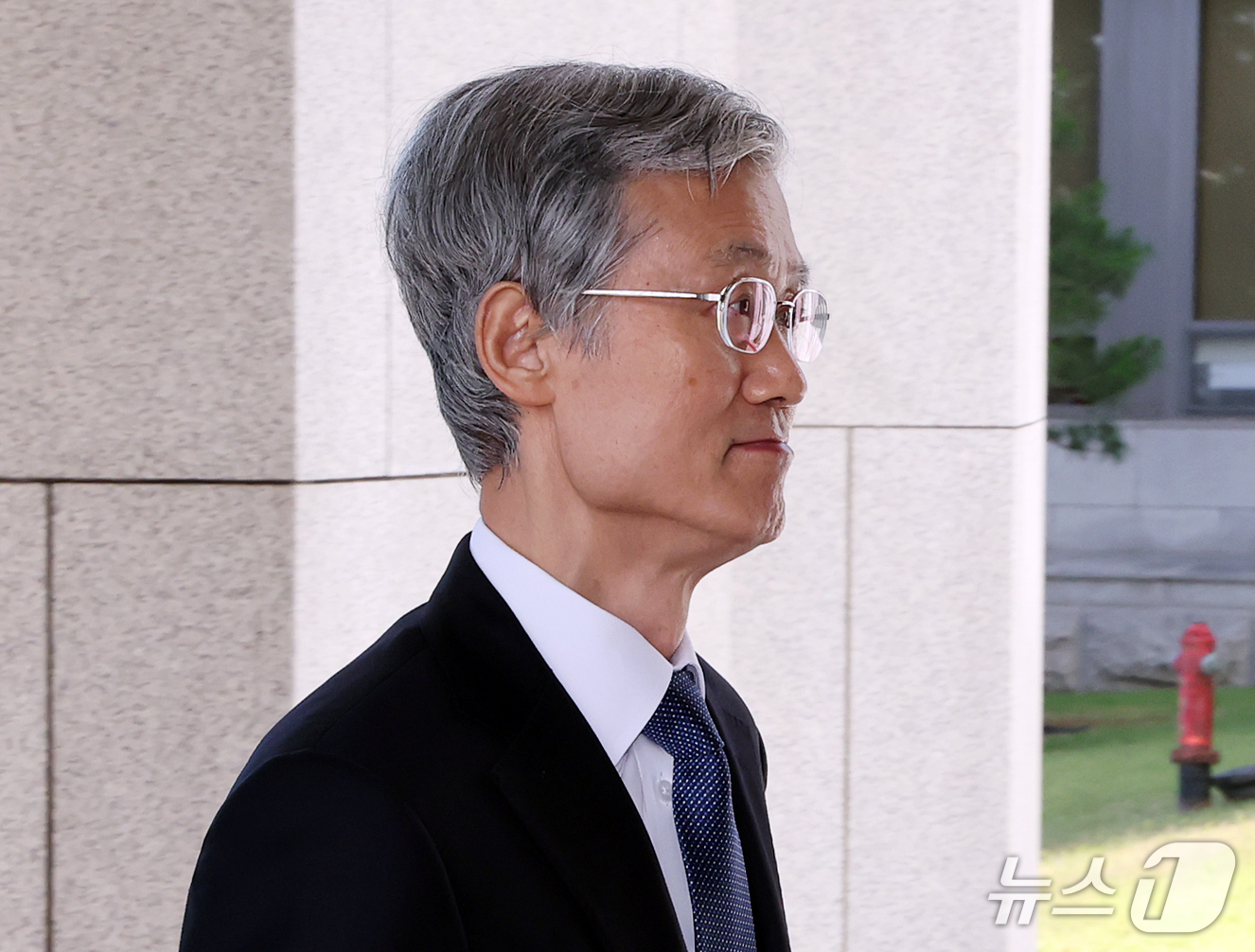 (서울=뉴스1) 김진환 기자 = 조희대 대법원장이  7일 오후 서울 서초구 대법원으로 출근하고 있다. 2026.10.7/뉴스1
