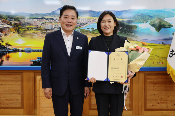 장흥군 첫 여성 부군수 김현미 취임…농업·해양·관광 전문가