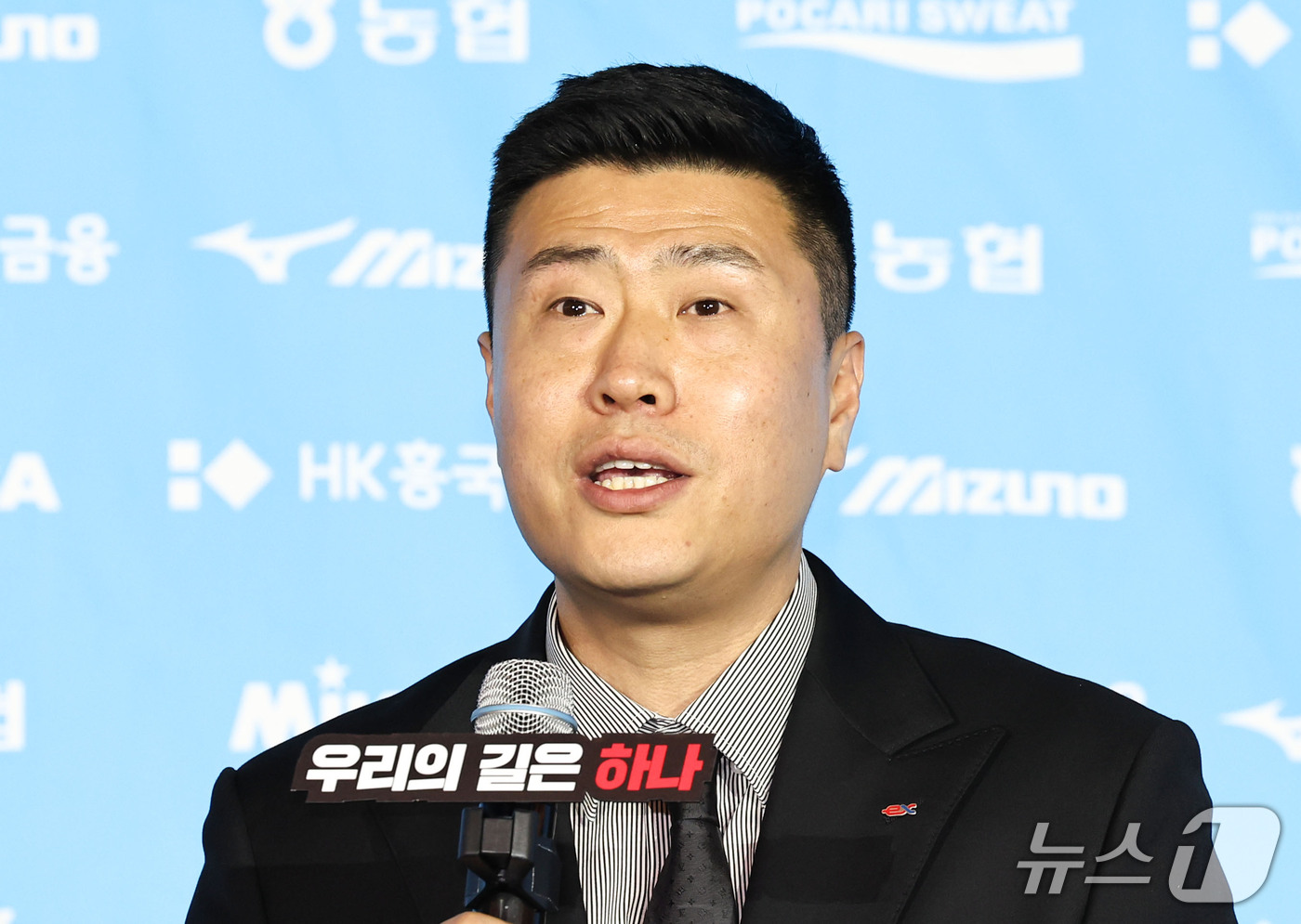 (서울=뉴스1) 이종수 기자 = 김영래 한국도로공사 감독이 7일 오후 서울 강남구 리베라호텔에서 열린 프로배구 2026-2027 V리그 여자부 미디어데이에서 시즌에 임하는 각오를 …