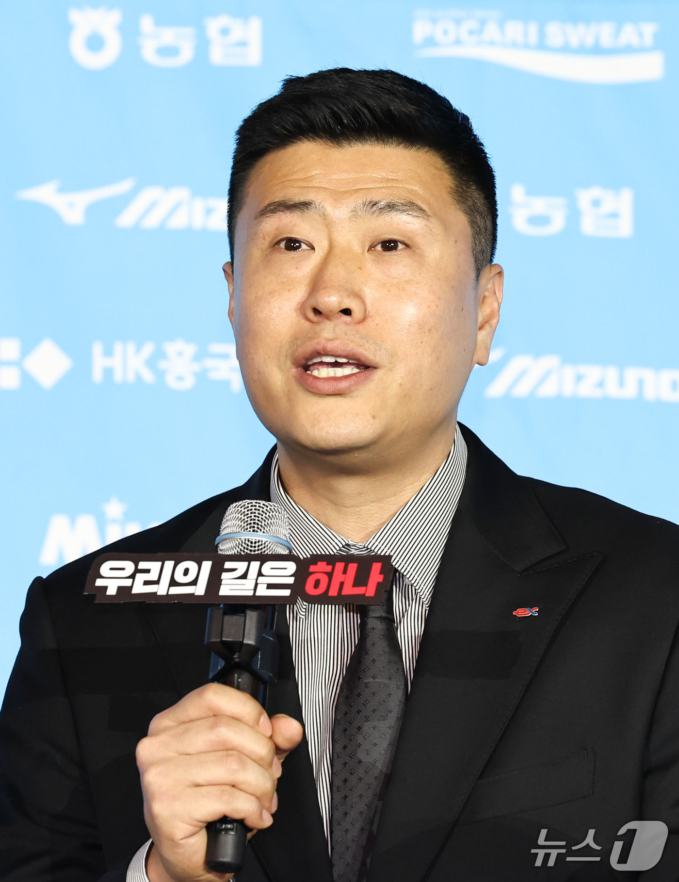 (서울=뉴스1) 이종수 기자 = 김영래 한국도로공사 감독이 7일 오후 서울 강남구 리베라호텔에서 열린 프로배구 2026-2027 V리그 여자부 미디어데이에서 시즌에 임하는 각오를 …