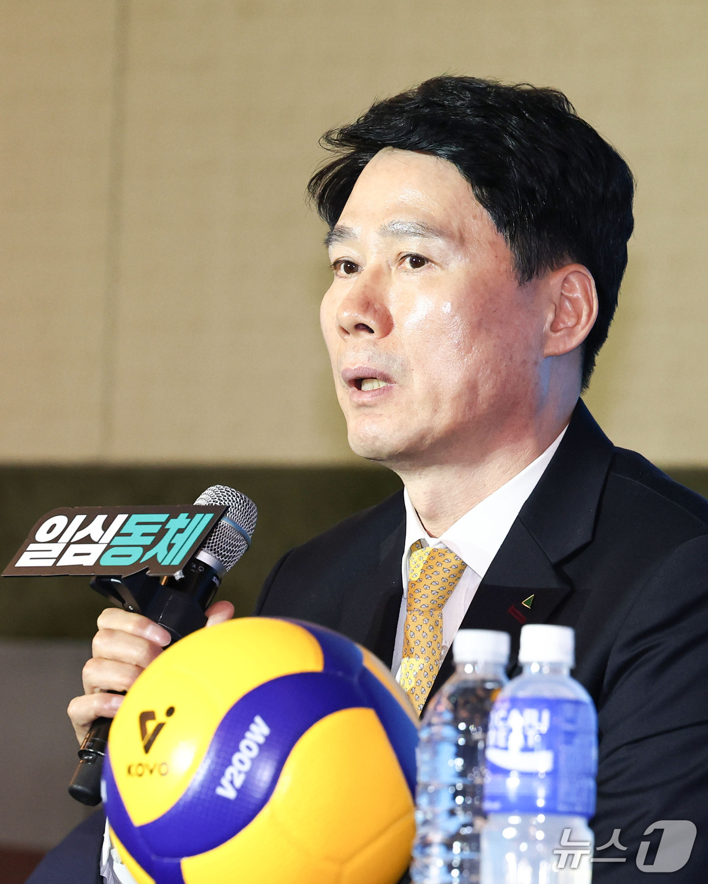 (서울=뉴스1) 이종수 기자 = 강성형 현대건설 감독이 7일 오후 서울 강남구 리베라호텔에서 열린 프로배구 2026-2027 V리그 여자부 미디어데이에서 시즌에 임하는 각오를 밝히 …