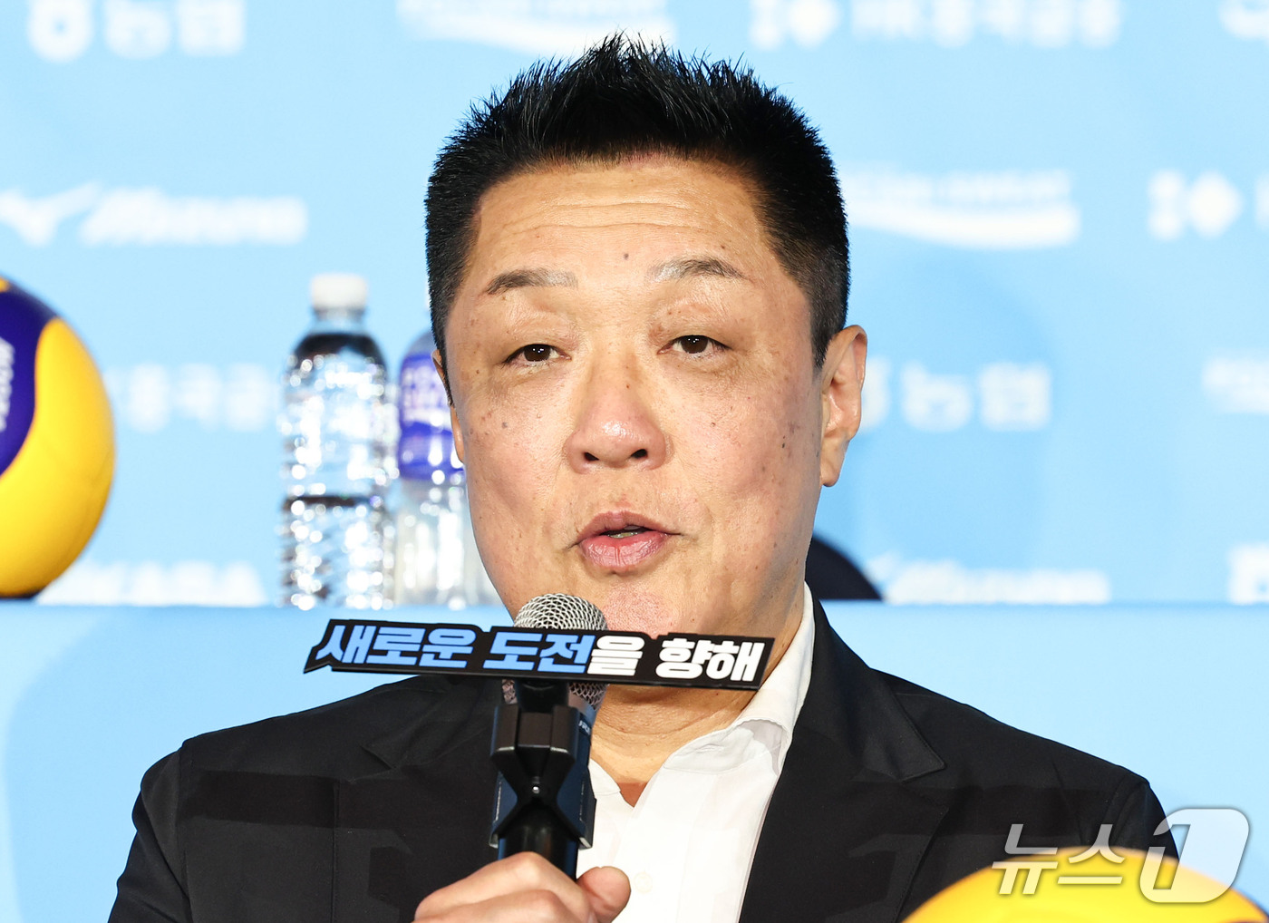 (서울=뉴스1) 이종수 기자 = 마나베 미나요시 IBK기업은행 감독이 7일 오후 서울 강남구 리베라호텔에서 열린 프로배구 2026-2027 V리그 여자부 미디어데이에서 시즌에 임하 …