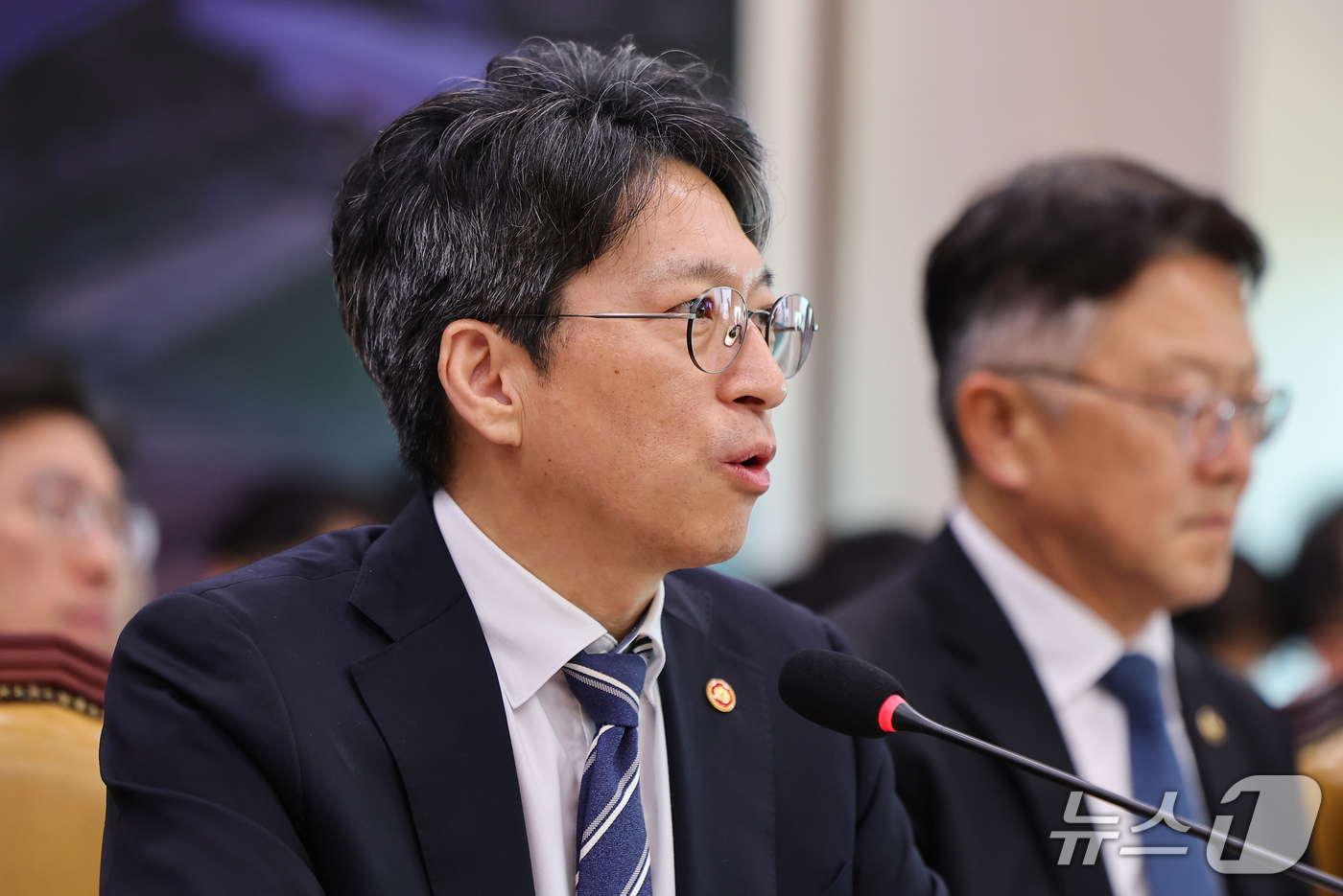 (서울=뉴스1) 김도우 기자 = 홍지선 국토교통부 장관이 7일 서울 여의도 국회에서 열린 국토교통위원회 국정감사에서 의원 질의에 답하고 있다. 2026.10.7/뉴스1