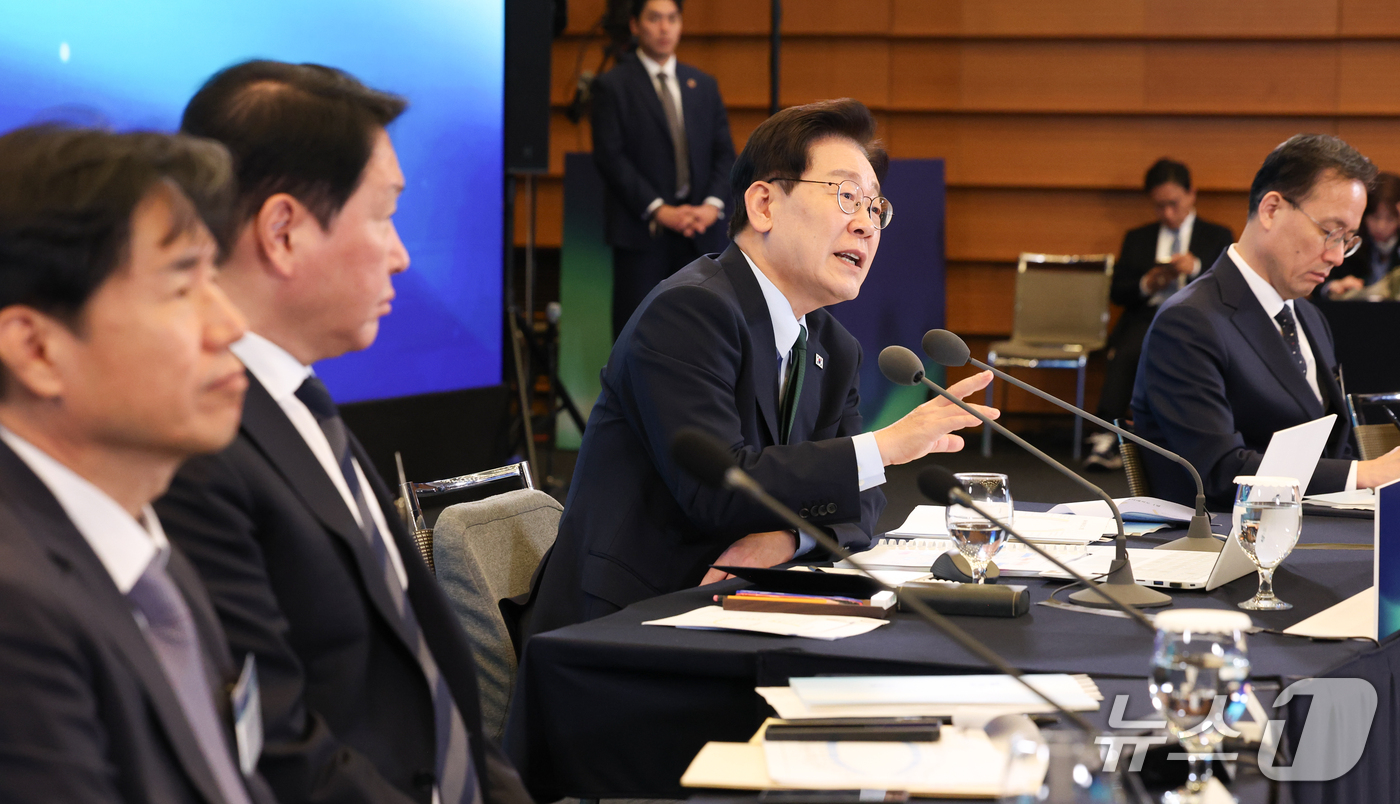 (서울=뉴스1) 허경 기자 = 이재명 대통령이 7일 서울 시내 한 회의장에서 열린 한국형 녹색대전환(K-GX) 전략 국민보고회에서 발언하고 있다. (청와대통신사진기자단) 2026. …