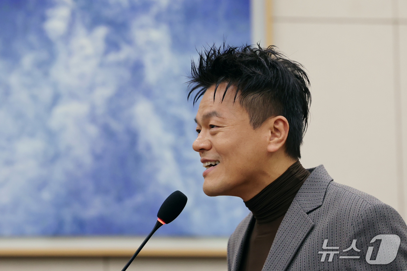 (서울=뉴스1) 황기선 기자 = 박진영 대중문화교류위원회 공동위원장이 7일 서울 여의도 국회 문화체육관광위원회에서 열린 문화체육관광부에 대한 국정감사에서 증인으로 출석, 업무보고를 …
