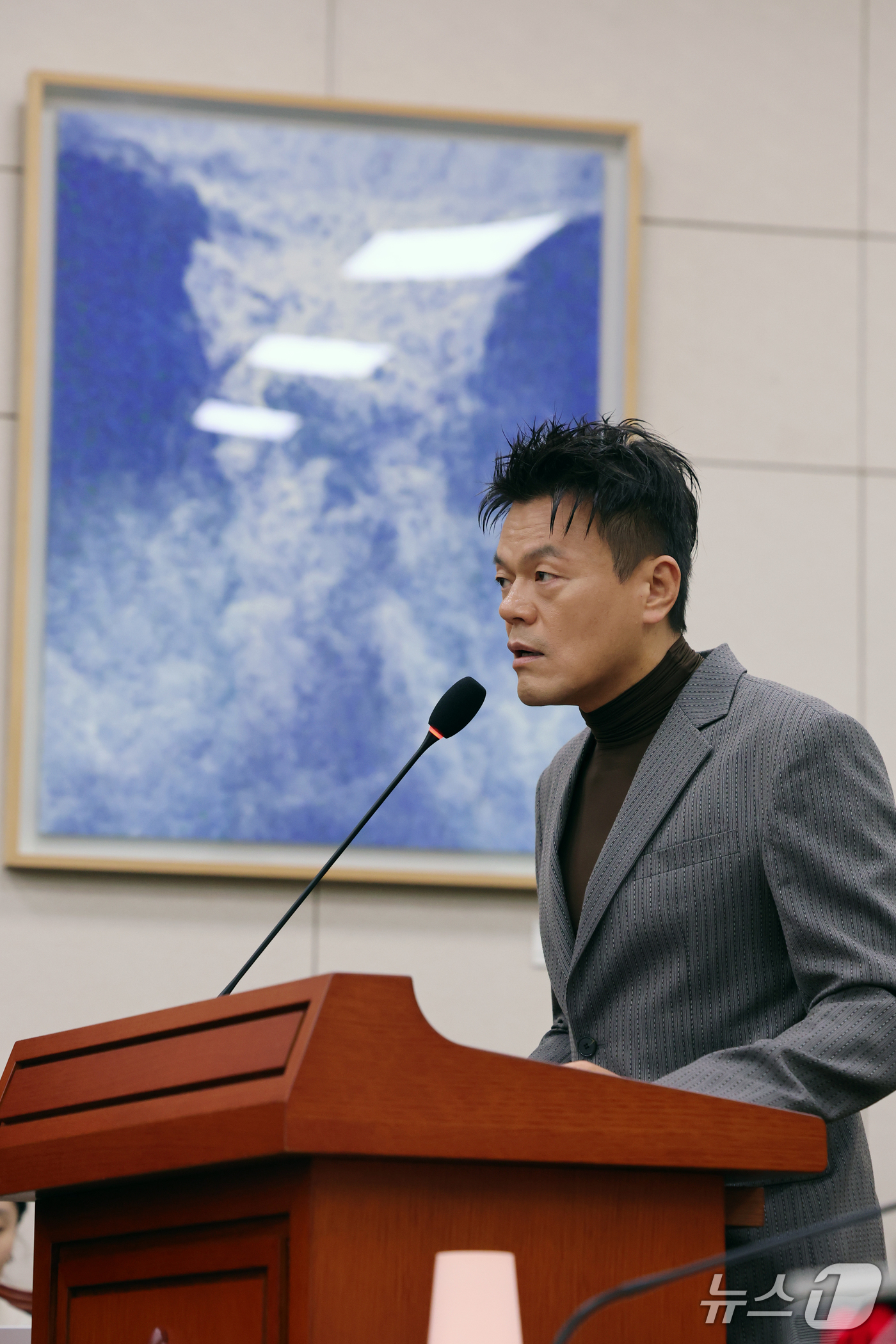 (서울=뉴스1) 황기선 기자 = 박진영 대중문화교류위원회 공동위원장이 7일 서울 여의도 국회 문화체육관광위원회에서 열린 문화체육관광부에 대한 국정감사에서 증인으로 출석, 업무보고를 …