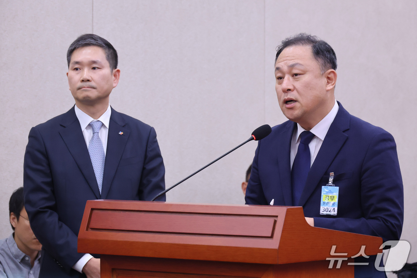 (서울=뉴스1) 신웅수 기자 = 김찬호 CJ제일제당 대표와 이운익 삼양사 대표가 7일 서울 여의도 국회에서 열린 농림축산식품해양수산위원회의 농림축산식품부 등에 대한 국정감사에서 의 …