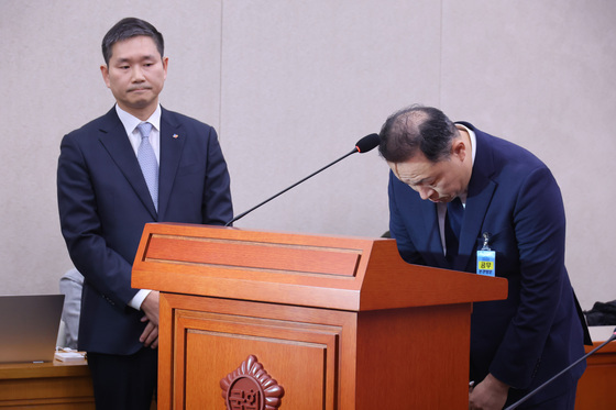 국감장서 고개숙인 식품기업 대표들, 담합 사과…"내부 통제·준법경영"