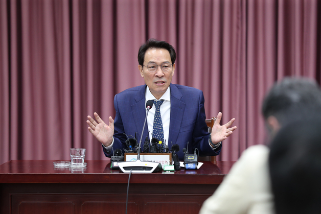 '취임 100일' 우상호 강원지사 "첨단산업·관광 투자 유치로 대전환 주도"