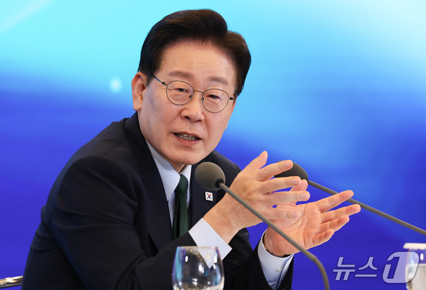 (서울=뉴스1) 허경 기자 = 이재명 대통령이 7일 서울 시내 한 회의장에서 열린 한국형 녹색대전환(K-GX) 전략 국민보고회에서 발언하고 있다. (청와대통신사진기자단) 2026. …