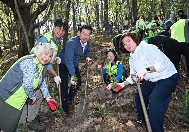 울산 남구, 남산에 진달래 묘목 1500그루 식수
