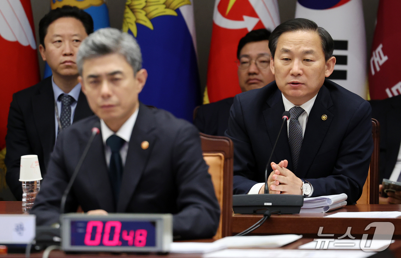 (서울=뉴스1) 국회사진기자단 = 이두희 국방부 차관이 7일 서울 용산구 국방부에서 열린 국회 국방위원회의 국방부에 대한 국정감사에서 의원 질의에 답변하고 있다. 2026.10.7 …
