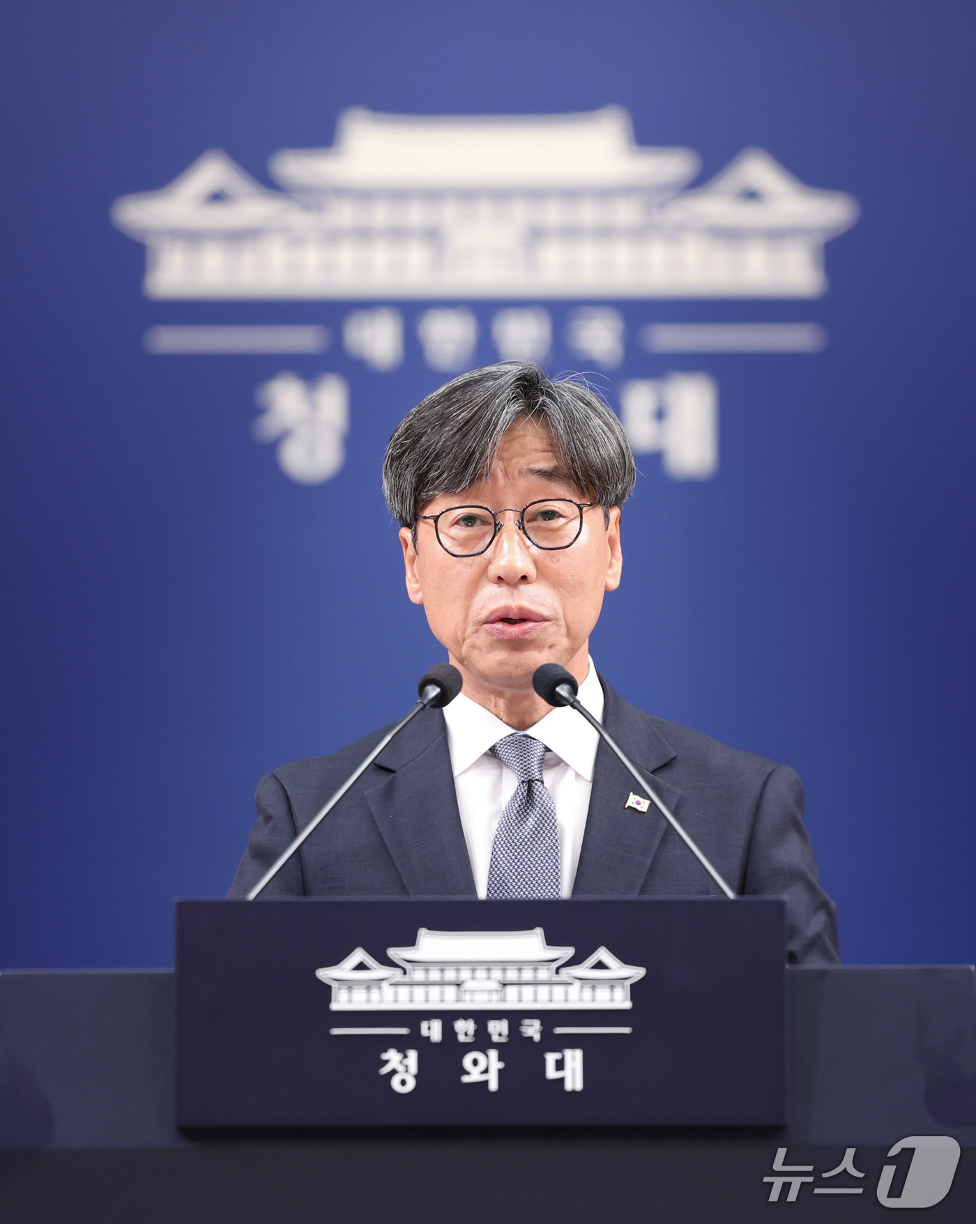 (서울=뉴스1) 허경 기자 = 김성완 대변인이 7일 청와대 춘추관에서 누리호 5차 발사 성공 관련 브리핑을 하고 있다. 2026.10.7/뉴스1